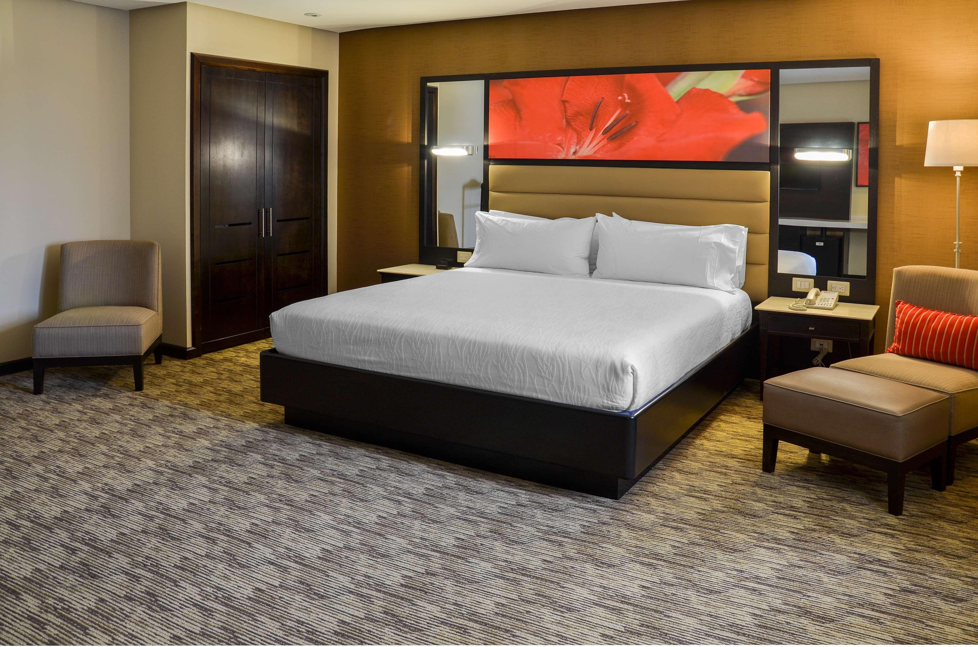 Hilton Garden Hotel 4*